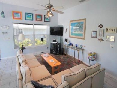 Beautiful 3 bedroom Home Close to the Beach